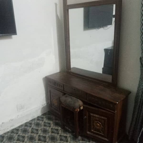 dressing table with seater for sale in HMC colony taxila 4
