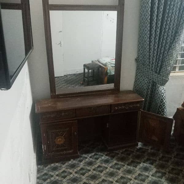 dressing table with seater for sale in HMC colony taxila 5