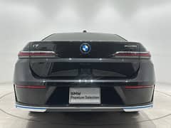 BMW car i7