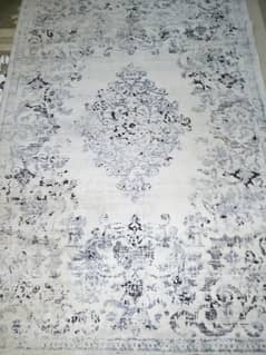 white and gray color carpet