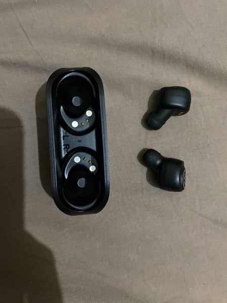 earbuds 2