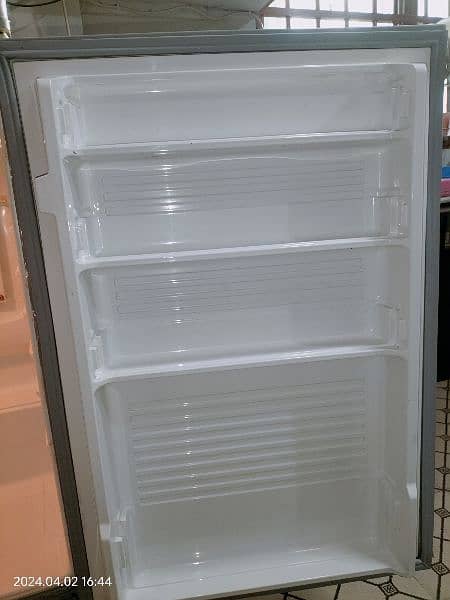 refrigerator v good condition 9.5/10 almost new 8