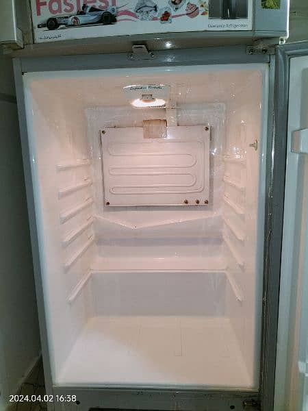 refrigerator v good condition 9.5/10 almost new 13