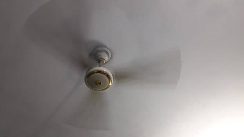 2 roof fans 10 / 9 condition 4