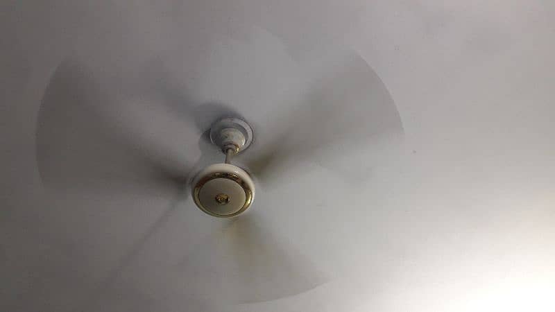 2 roof fans 10 / 9 condition 5