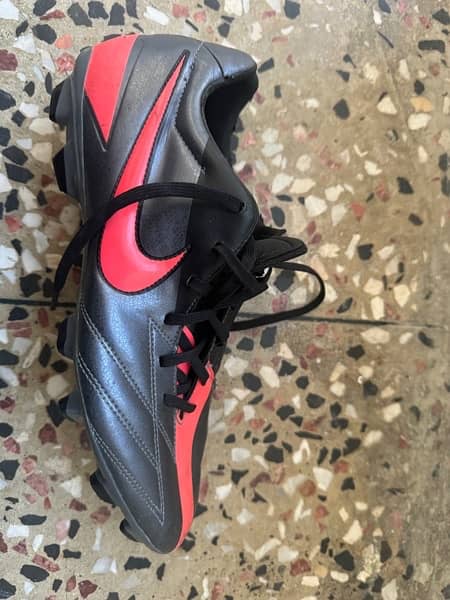 Nike T90 football shoes/studs for sale 1