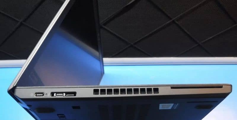 Lenovo ThinkPad T480 / Quadcore Processor/ A grade condition mint 6