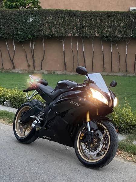 Yamaha R6 in original and stock condition !! 0