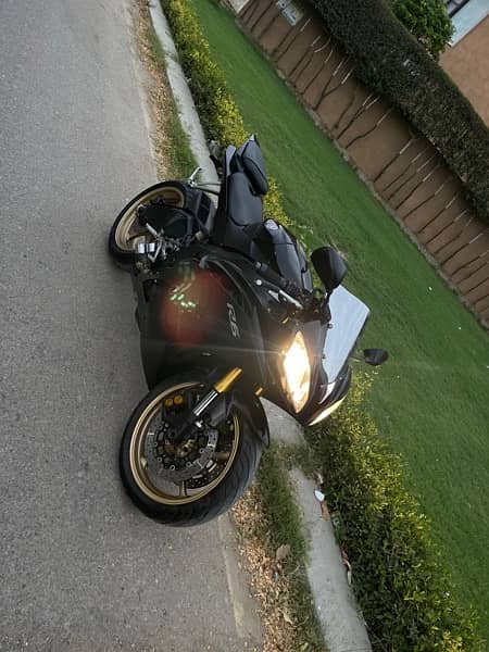 Yamaha R6 in original and stock condition !! 1