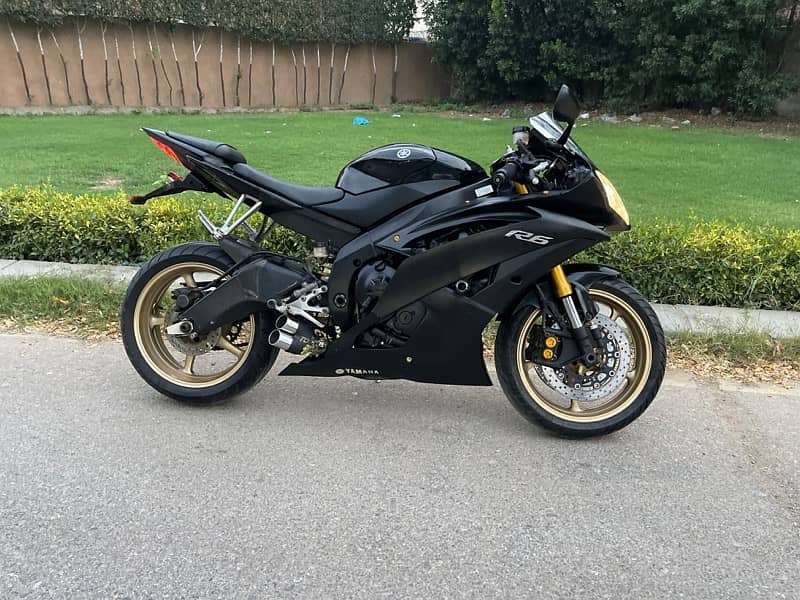 Yamaha R6 in original and stock condition !! 6