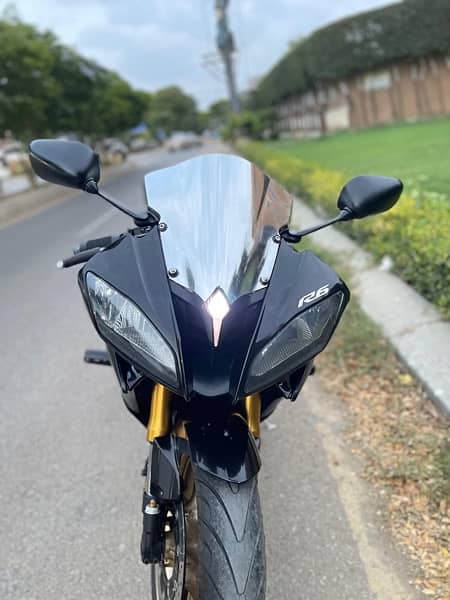 Yamaha R6 in original and stock condition !! 10