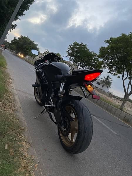 Yamaha R6 in original and stock condition !! 15