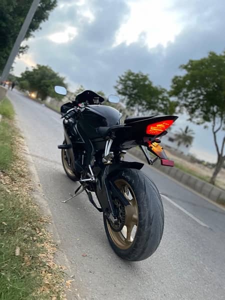 Yamaha R6 in original and stock condition !! 16