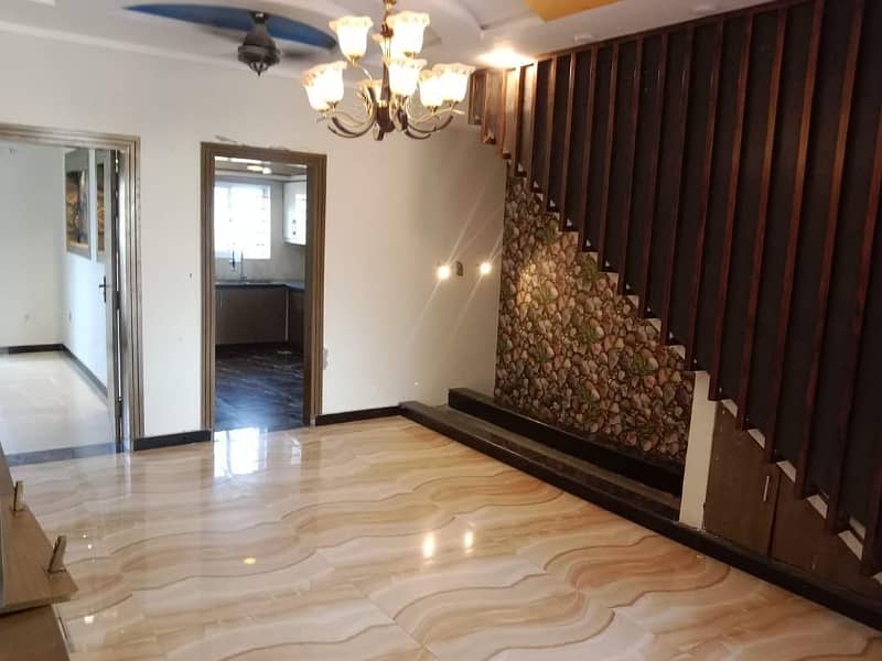 5 Marla Beautiful House For Rent Gas Installed Near To Commercial Area, Mosque And Park 3