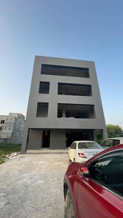 Beautiful 10 Marla Building Available For Rent