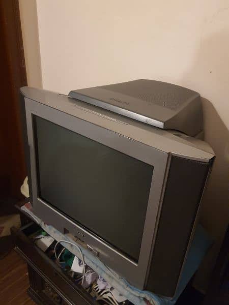 sony tv 21 inch . with woofer. original 1
