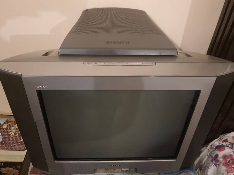 sony tv 21 inch . with woofer. original 3