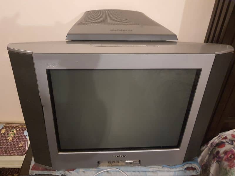 sony tv 21 inch . with woofer. original 4