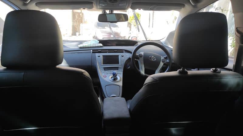 Toyota prius PHV 2012 non cp Quetta 15