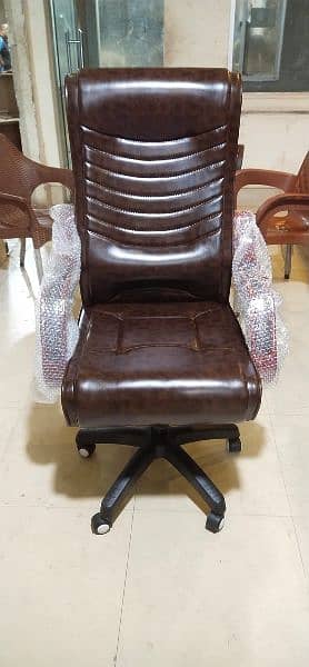 Boss Chair ( special Ramzan offer Cash on dilevery) 3