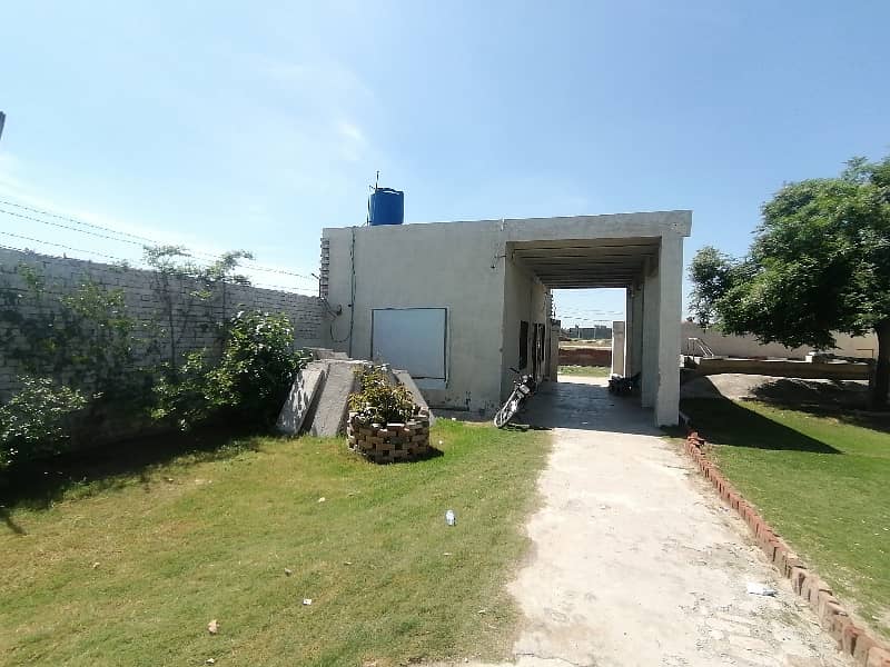 Ideally Located Prime Location Farm House For sale In Eminabad Road Available 17