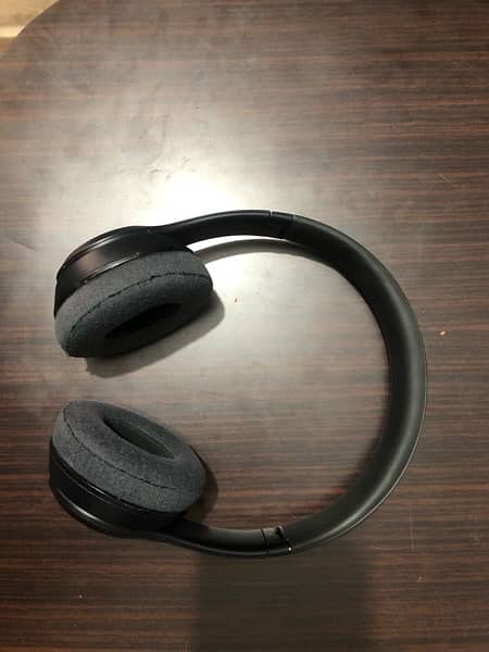 Beats Solo 3 wireless headphones  (urgent sale) 1