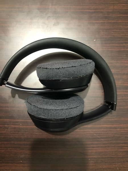 Beats Solo 3 wireless headphones  (urgent sale) 4