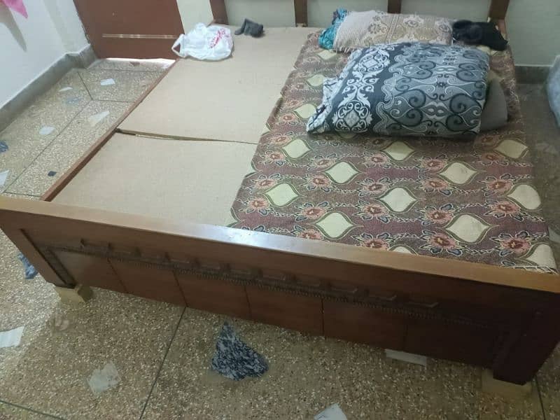 King Size Bed For urgent sale (palayi) material 1
