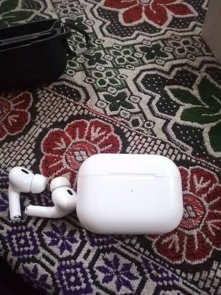 Apple Airpods pro 2nd Generation my number 03263257520 3