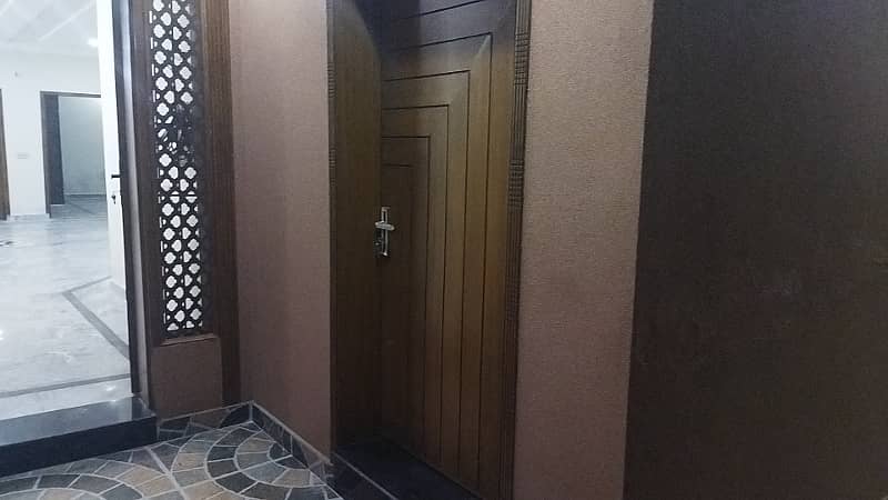 10 marla Lower portion available for rent in shadaab garden main ferozpur road lahore 34