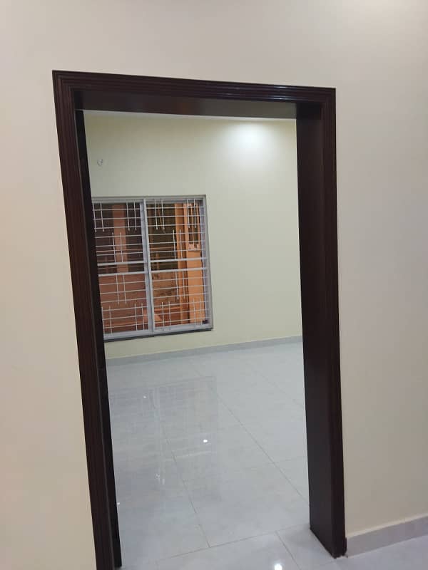 10 marla upper portion available for rent in shadaab garden lahore 13