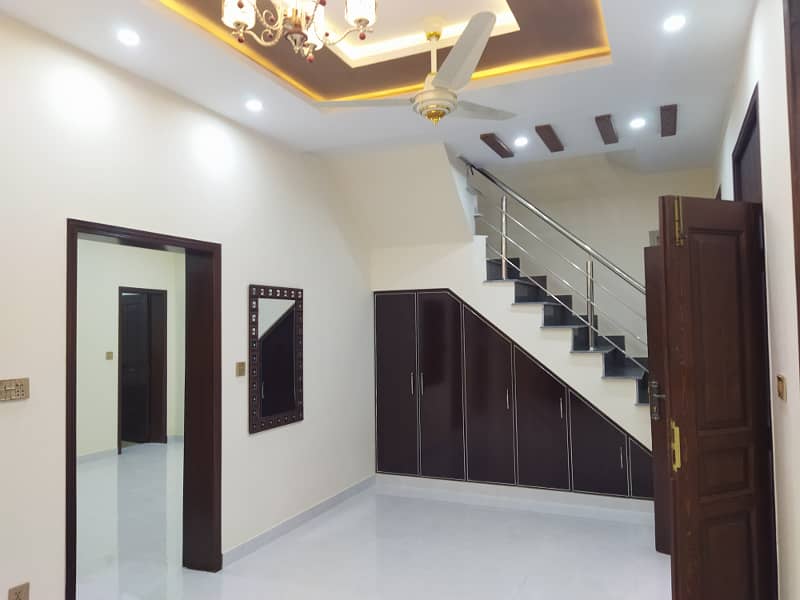 10 marla upper portion available for rent in shadaab garden lahore 33