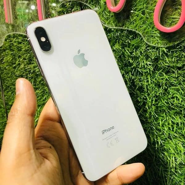 I phone X s max white colour non pta 10/10 water pack 64gb battery78 0