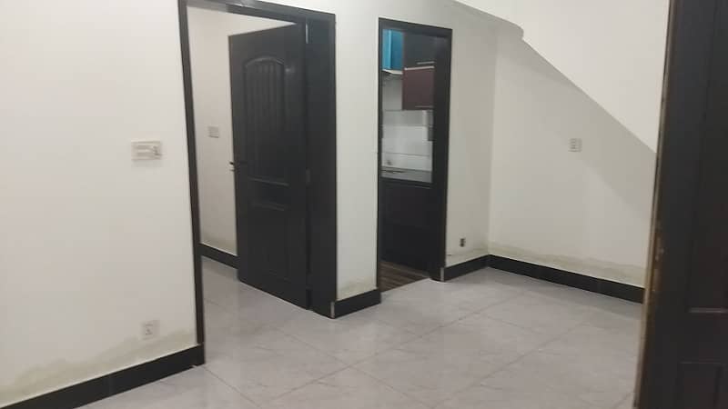 5 marla lower portion available for rent in shadaab garden main ferozpur road Lahore lahore 10