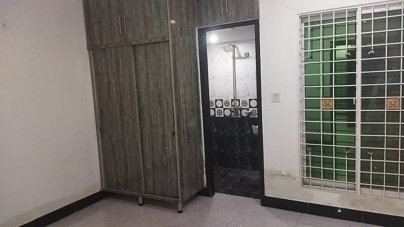 5 marla lower portion available for rent in shadaab garden main ferozpur road Lahore lahore 16