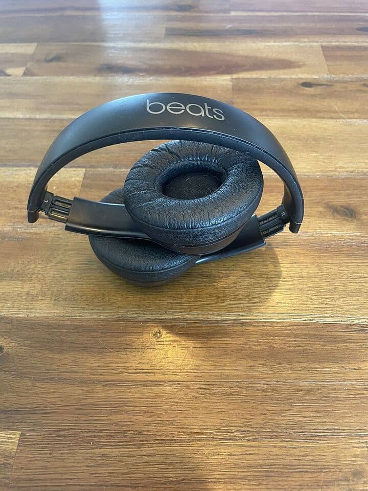 Beats Solo 3 wireless 0