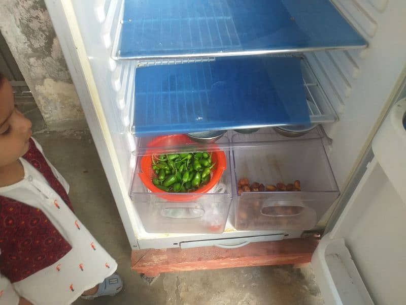 orient refrigerator good condition 4