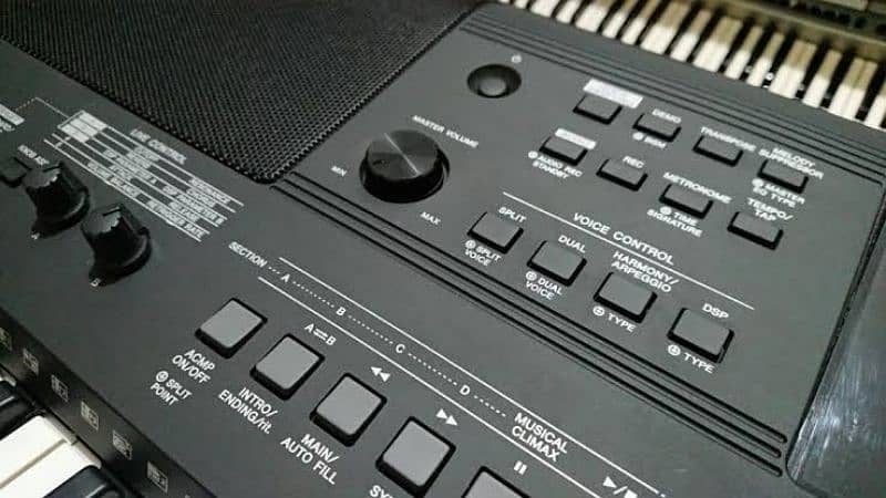Yamaha PSR EW410.76-keys | portable digital keyboard 6