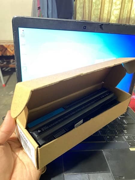 brand new dell battery 6400 series 0
