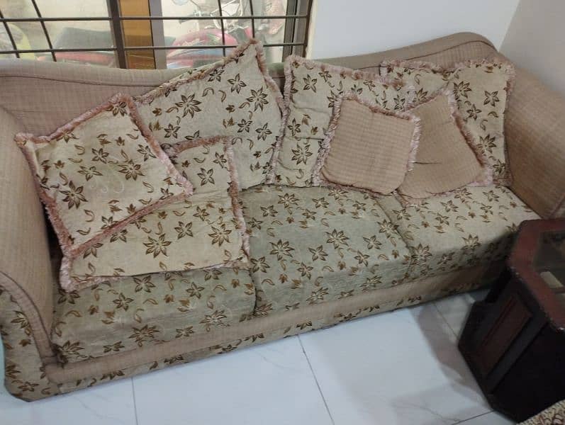 Sofa set used perfect condition 5 seater 3