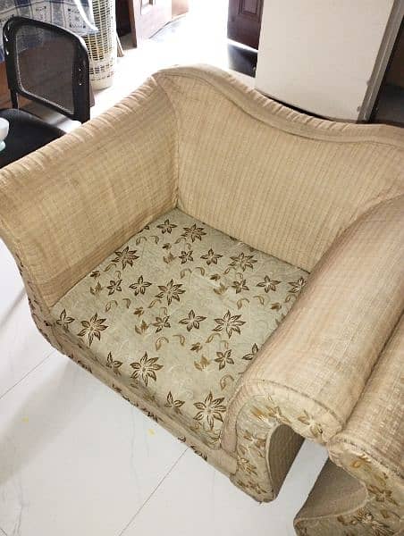 Sofa set used perfect condition 5 seater 4