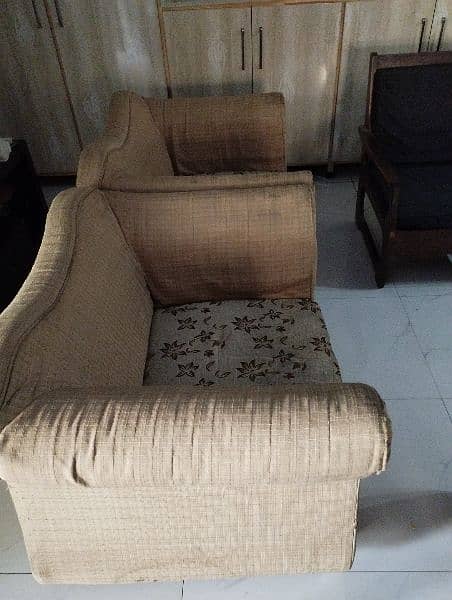 Sofa set used perfect condition 5 seater 6