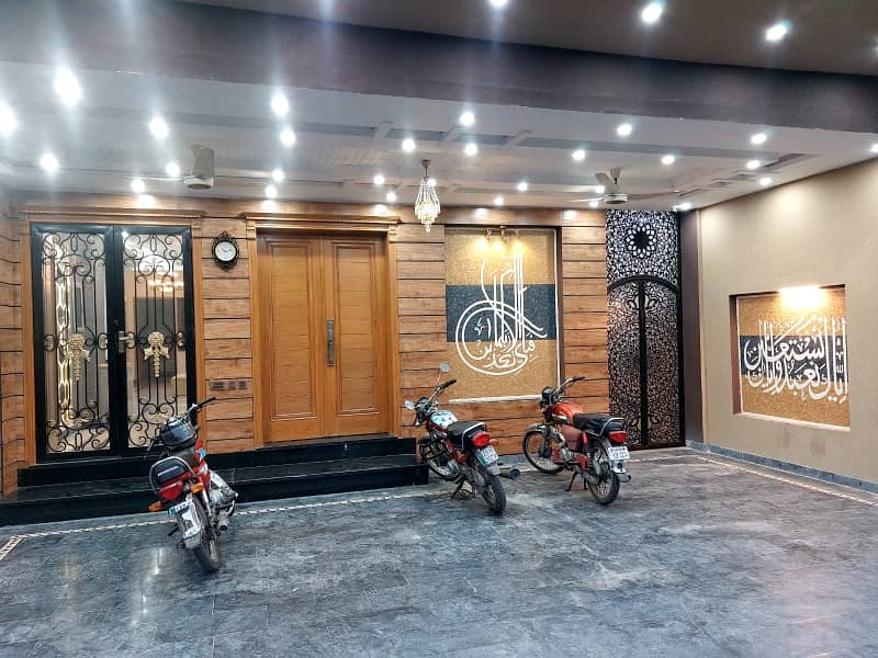 A 20 Marla House Located In UET Housing Society Is Available For sale 1