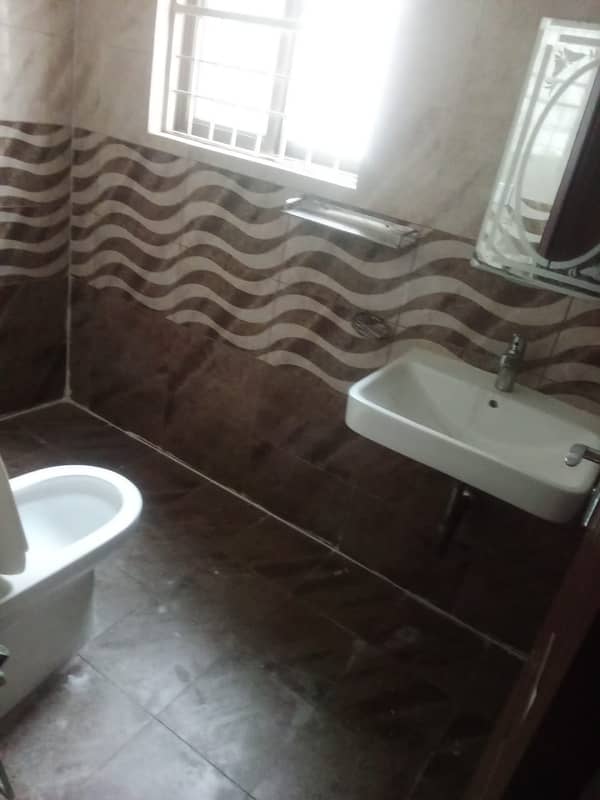 10 Marla Upper Portion For Rent In Oversses B Ext Bahria Town Lahore 1