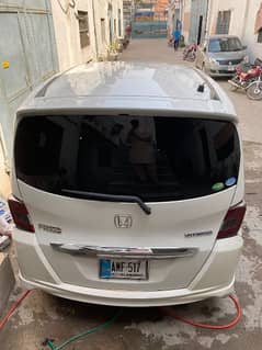 Honda freed 2014/2019 white color