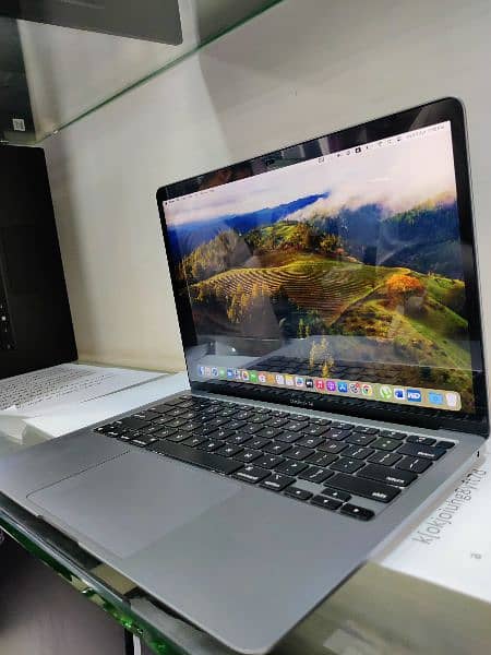 Macbook Pro 2018 (16-1TB) - Air M1 (8-256) - Pro M2 (8-512) 13