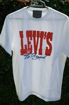100% original Levi's T-Shirts available