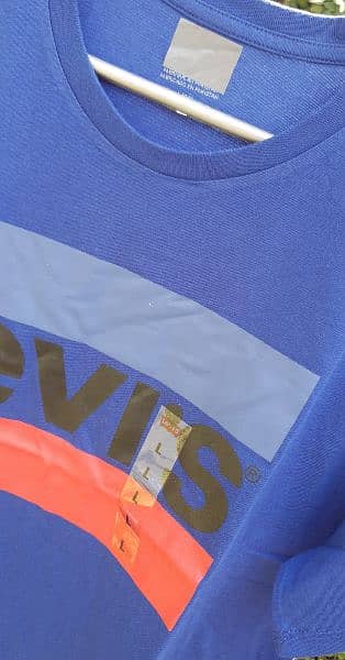 100% original Levi's T-Shirts available 13