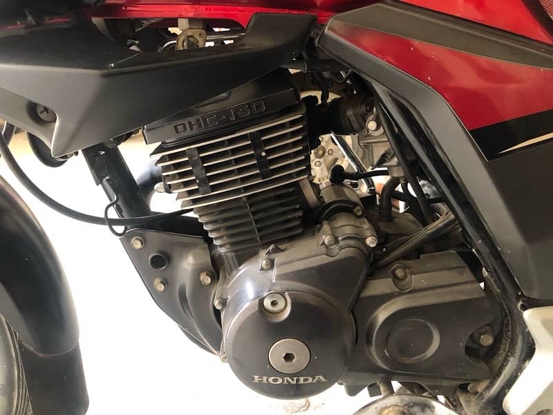 Honda CB 150F 4
