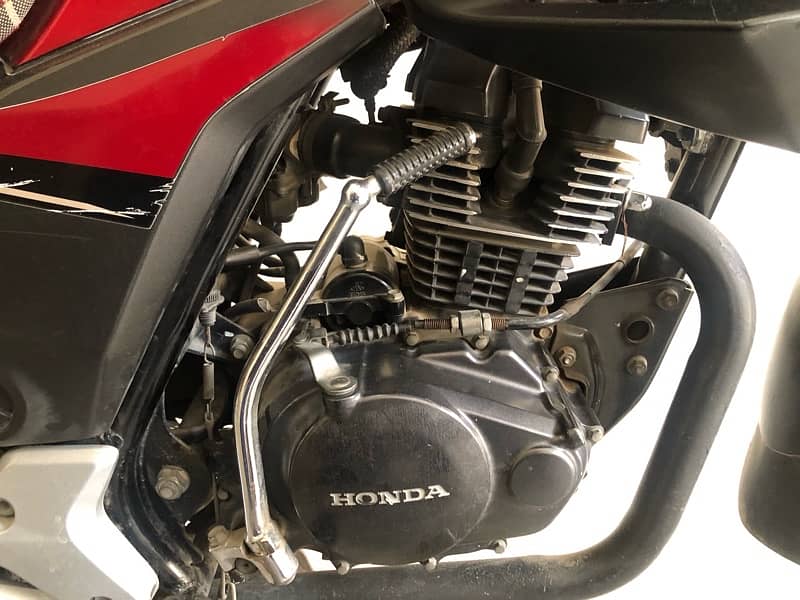 Honda CB 150F 6